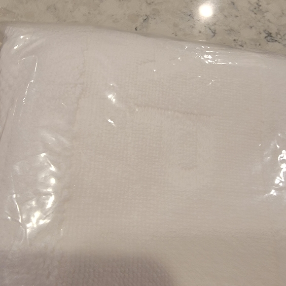 Hill House Cecil Collection "Soap" Hand Towel Set Of Two! New - Picture 8 of 8